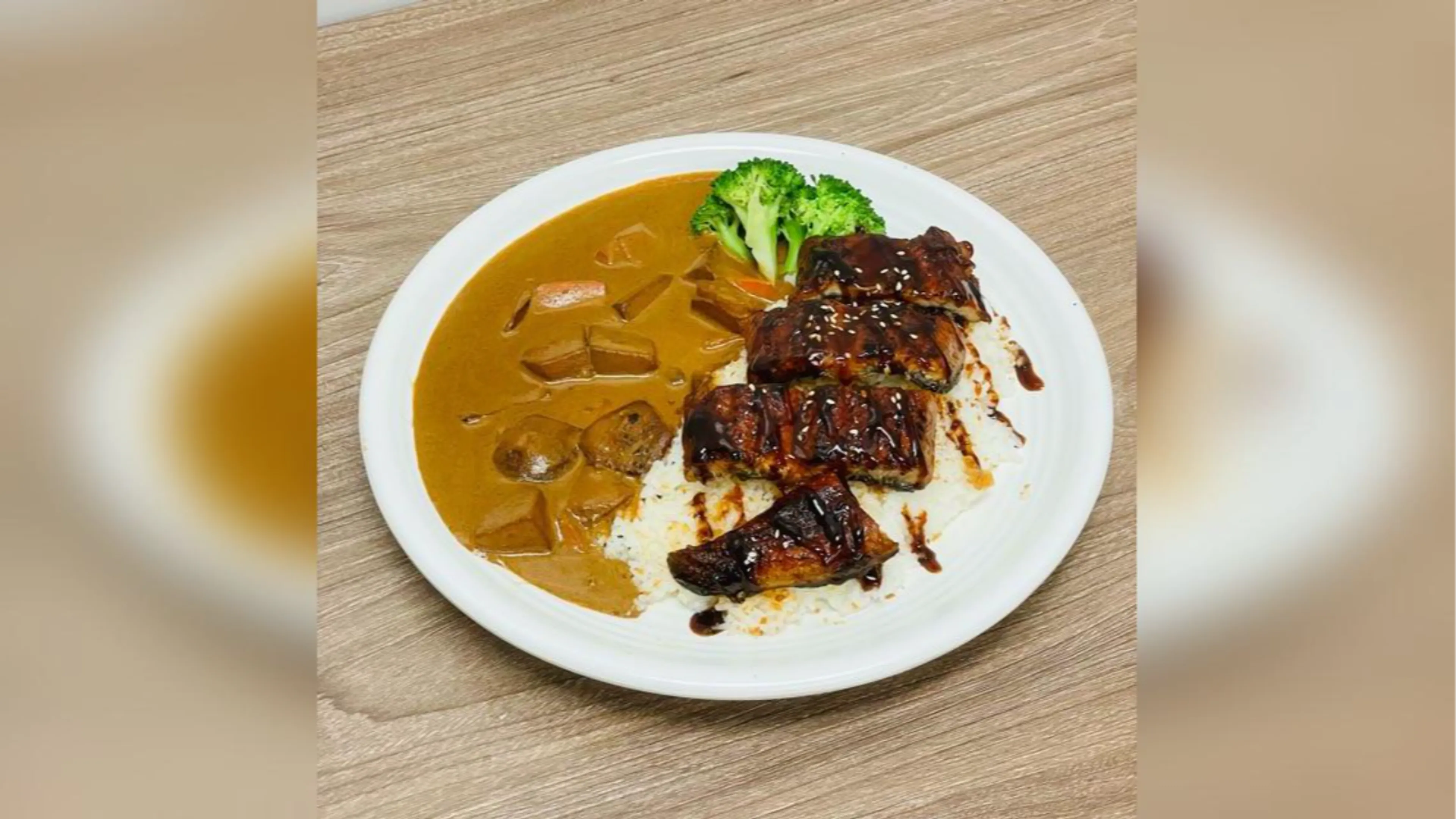 Best EEL CURRY 咖喱鳗鱼饭 in Isla Vista