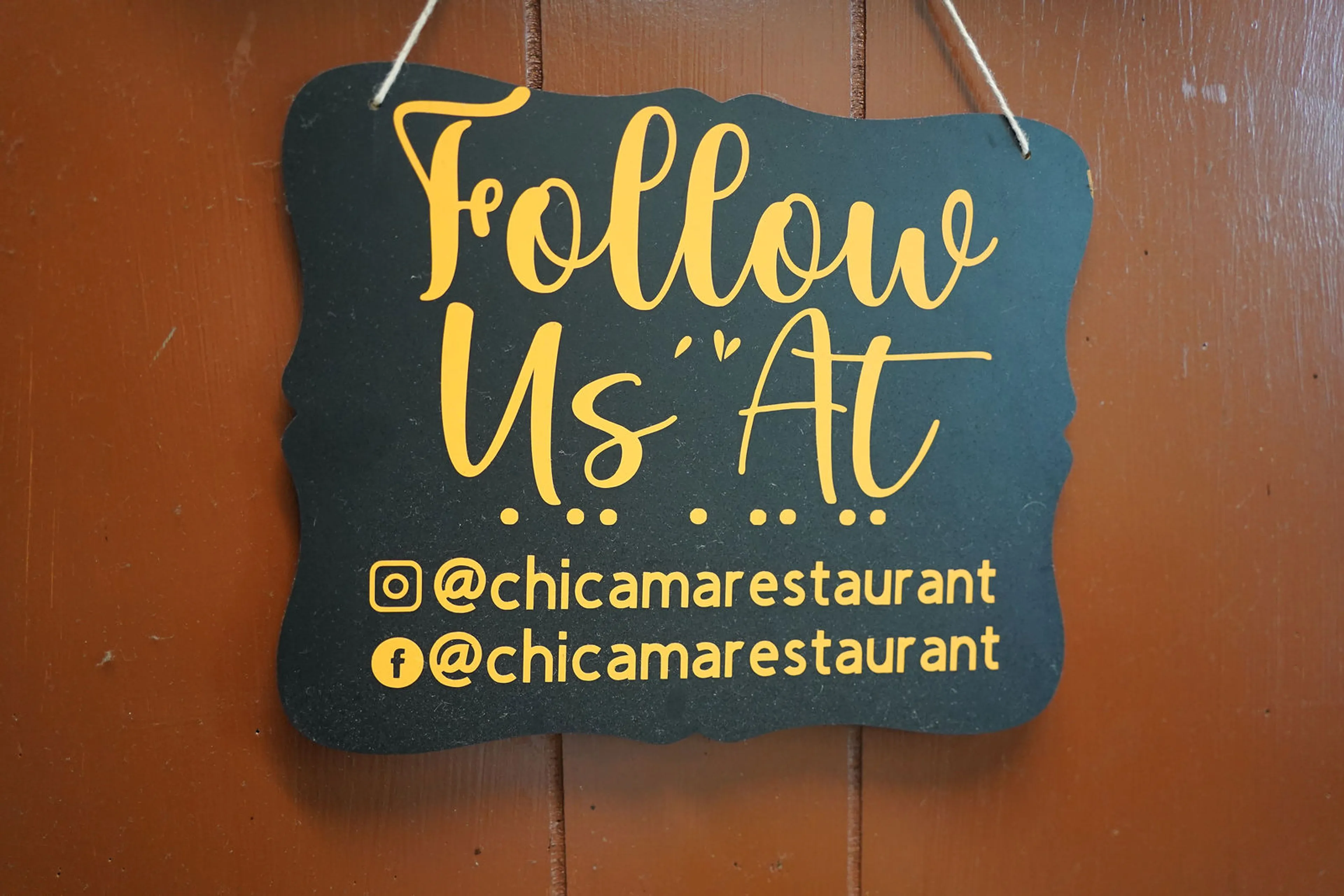 Crispy and Flavorful Pan Con Chicharrón